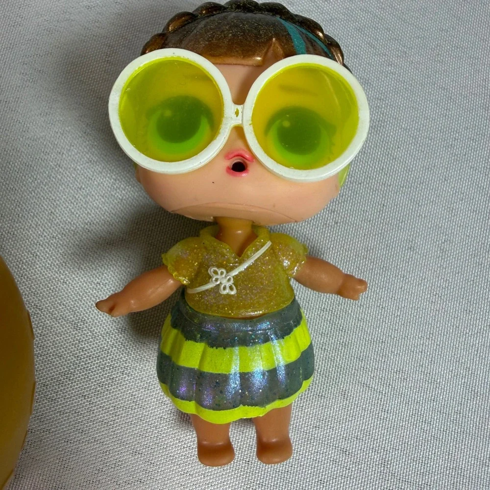 LOL Surprise‎ Doll 2022 MGA Bhaddie Neon Yellow Gold Glitter with Case Ball DJ